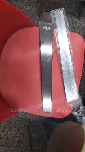 Universal Chrome Vip Pillars Set