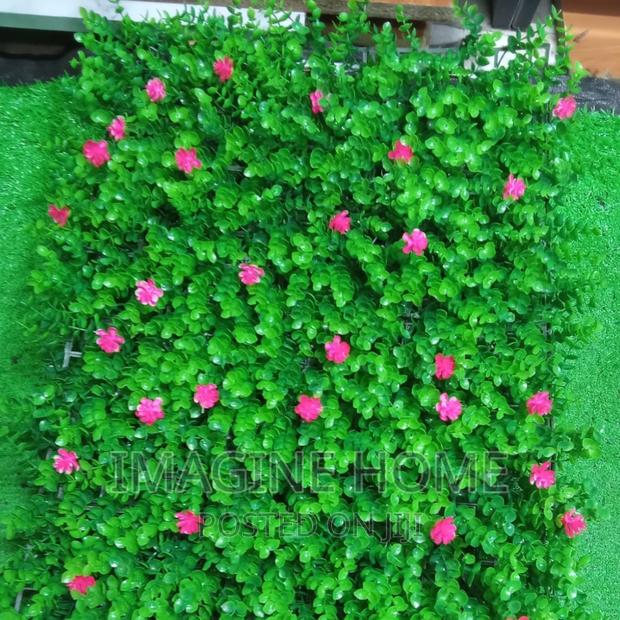 Backdrop Wall Hedges