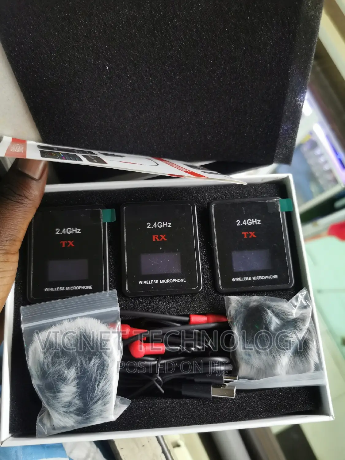 Interview, Vlogs, Podcast Dual Wireless Lavalier Microphone