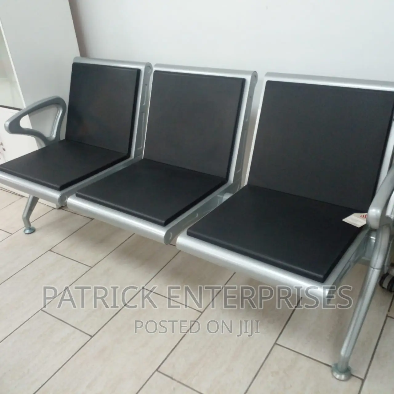 Executive Imported Morden Heavy Duty Padded Waiting Bay
