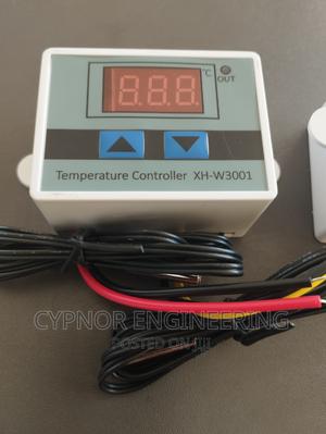 Incubator Thermostat - main view