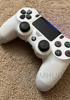 Play Station 4 Controller White V4 - thumbnail 2
