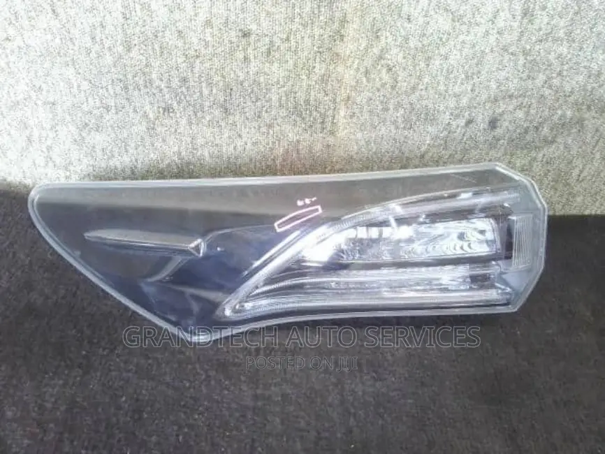 Toyota Harrier Taillight