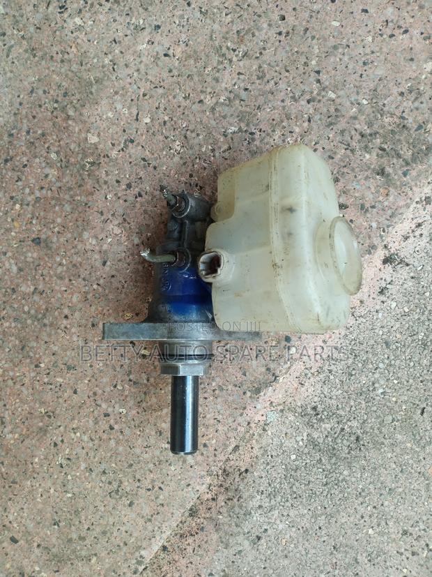 Toyota Prado 120 Master Cylinder Old Model - thumbnail 2