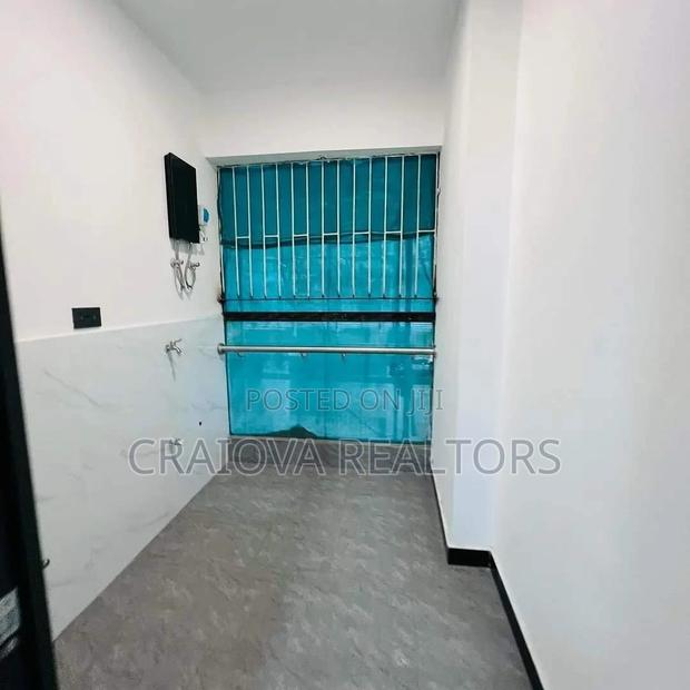 2bdrm Apartment in Valley Arcade for sale - thumbnail 5