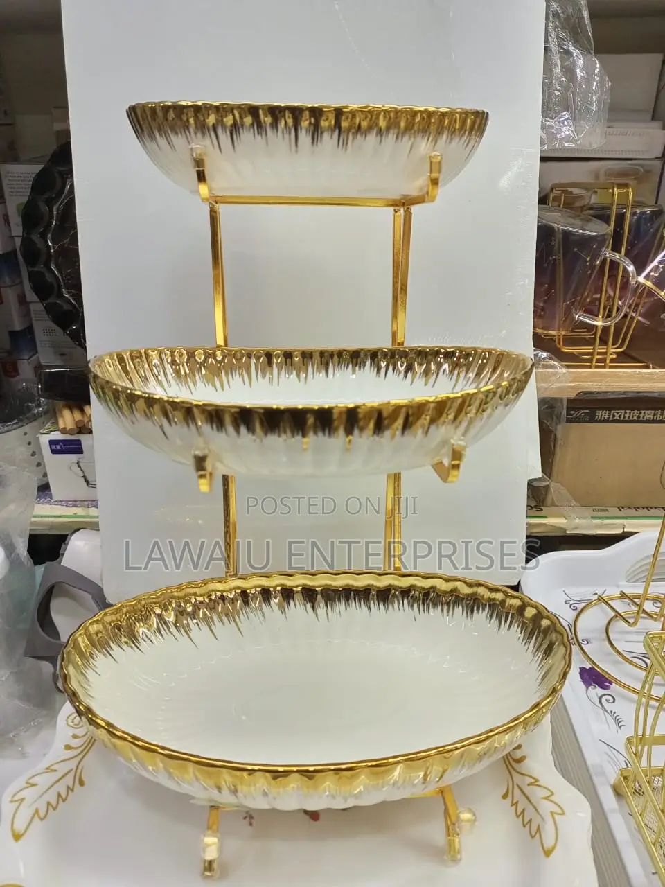 3tier White Gold Ceramic Stand
