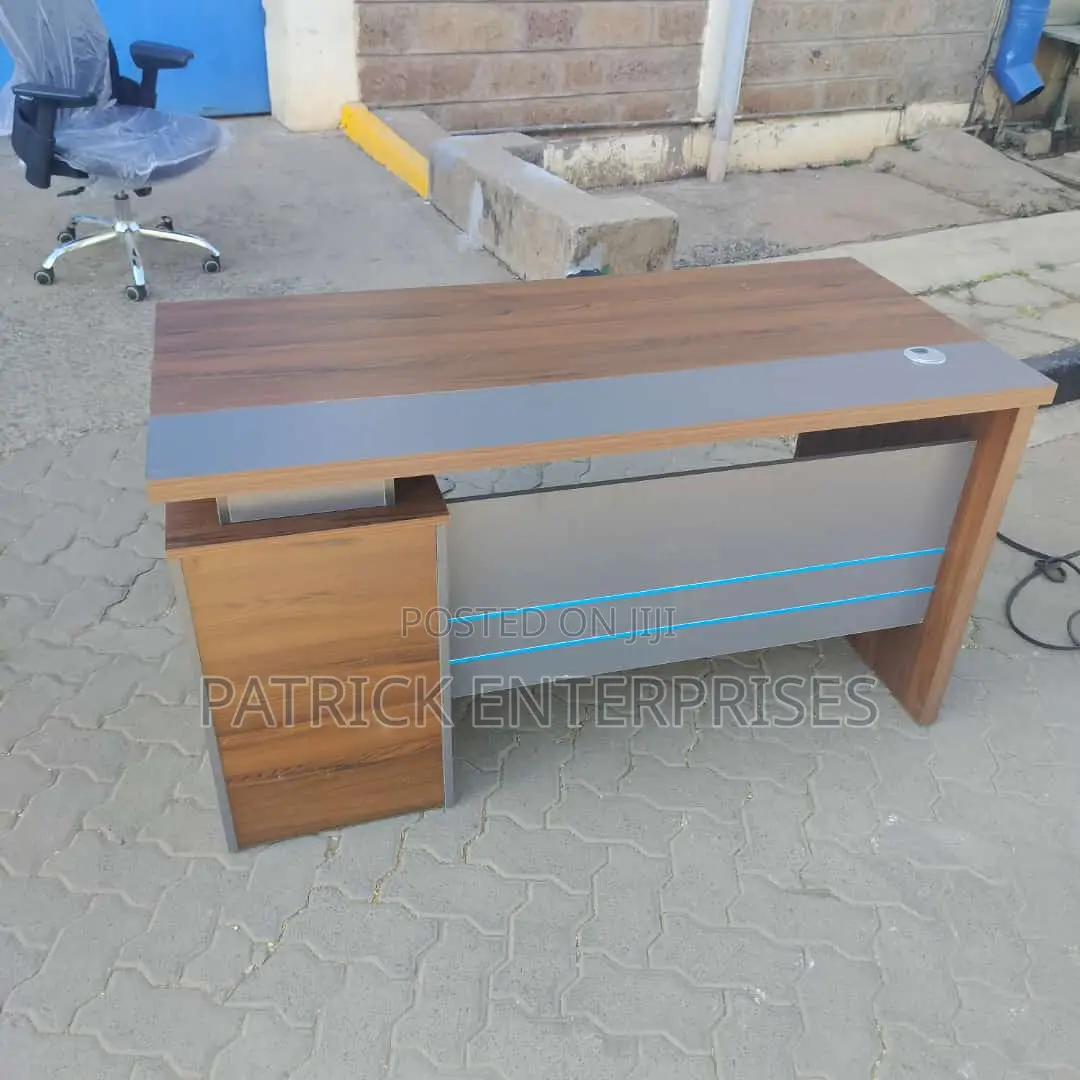Executive Imported Morden Desk 1.2 MTRS