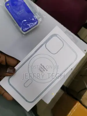 0917 Magnetic Clear Case for iPhone 14