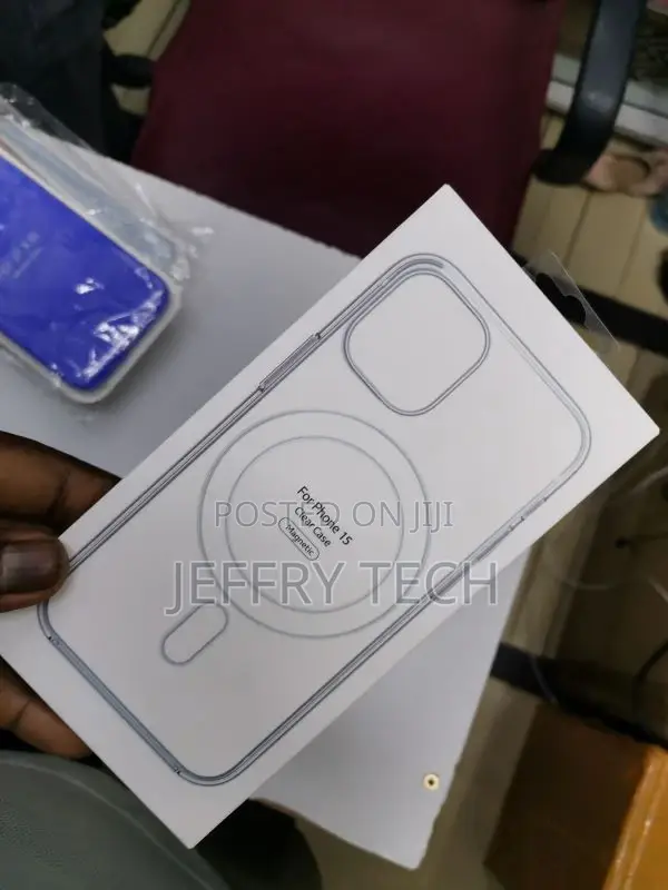 Flexiguard Magsafe Transparent Case for iPhone 15