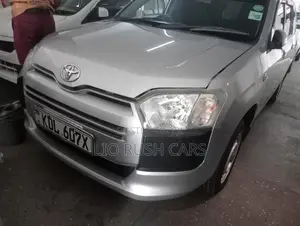 Toyota Probox 2018 Silver
