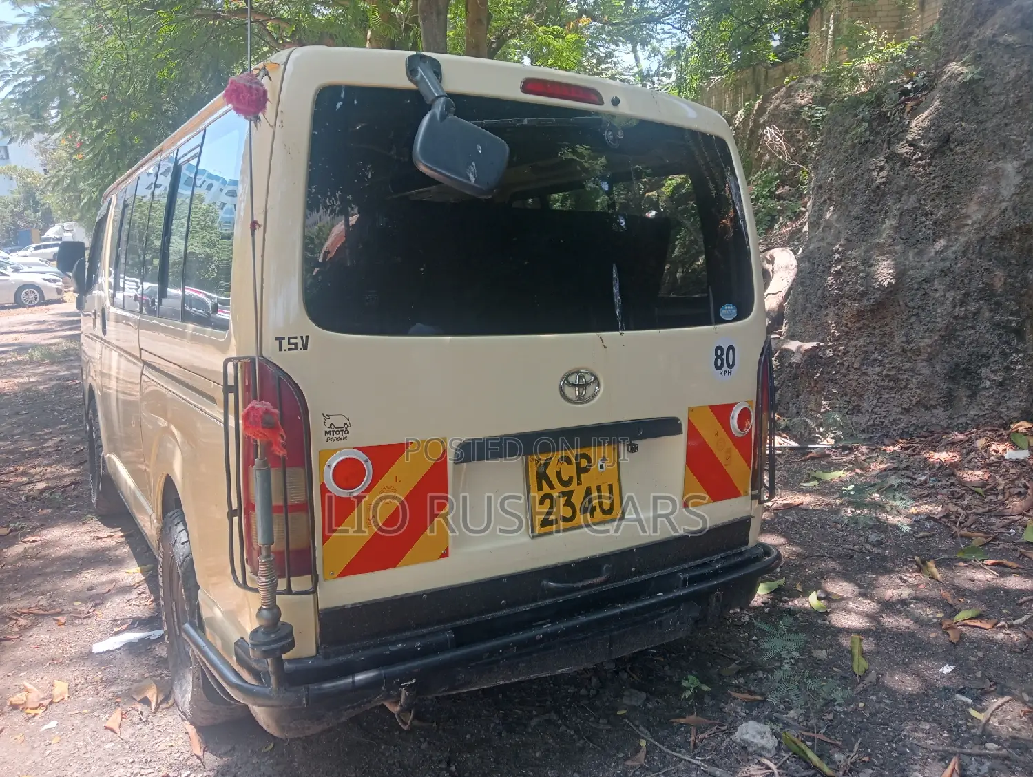 Toyota HiAce 2011 Brown
