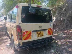 Toyota HiAce 2011 Brown
