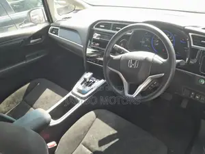 Honda Fit Shuttle 1.5 Hybrid 2WD 2017 White