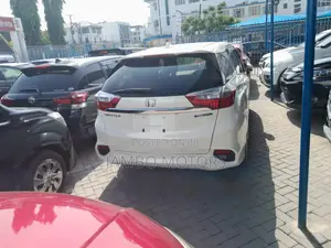 Honda Fit Shuttle 1.5 Hybrid 2WD 2017 White