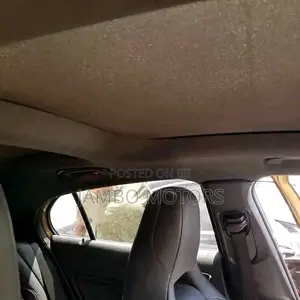 Mercedes-Benz GLA 250 2017 Gold