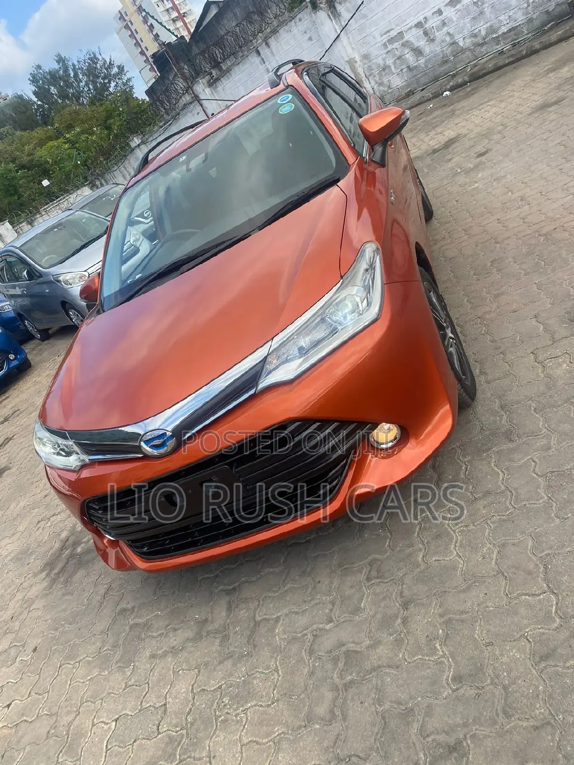 Toyota Corolla Fielder 2017 Orange