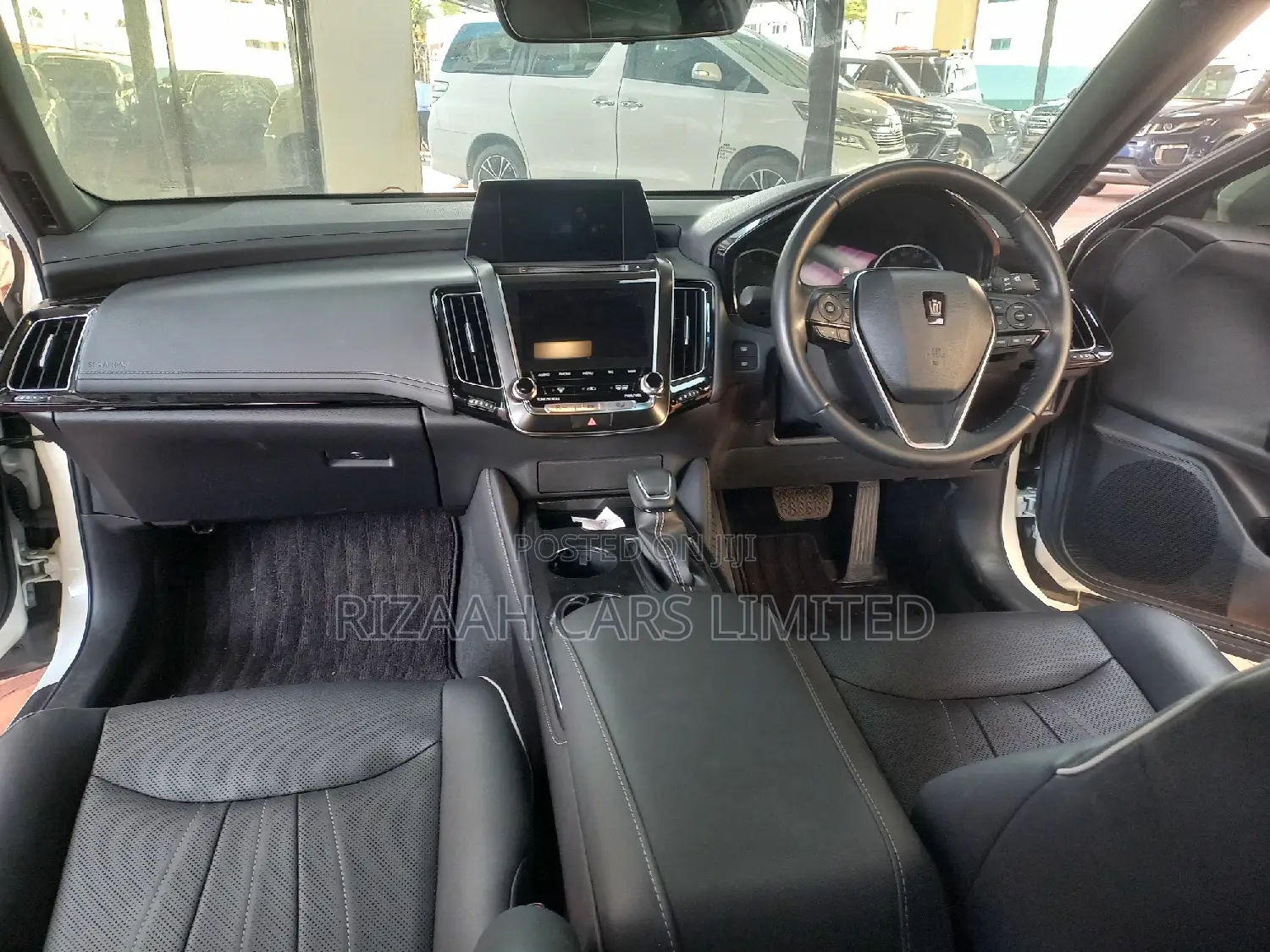 Toyota Crown 2019 White