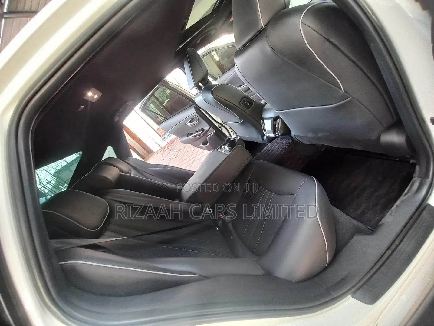 Toyota Crown 2019 White
