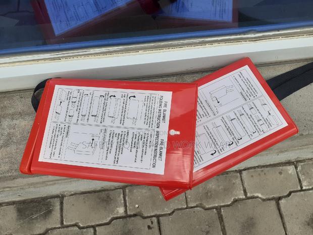 Red Durable Fire Blankets - thumbnail 3