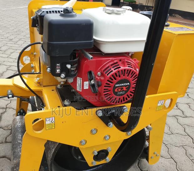 Single Drum Roller With Petrol Engine - main view