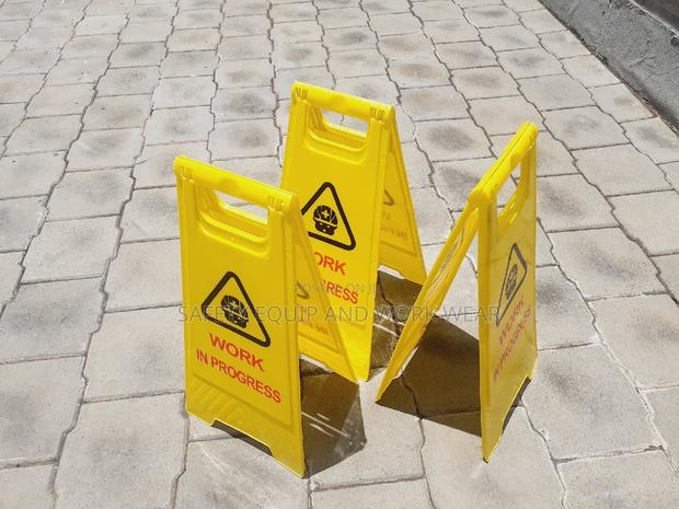 Working In Progress Caution Sign- STCO6 - main view