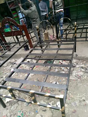 4*6 Metallic Bed