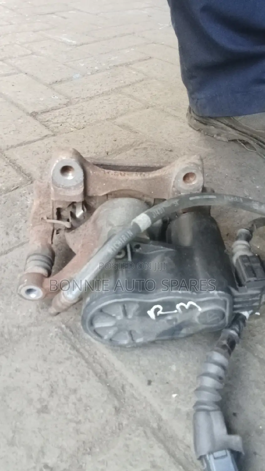 Honda CR-V Rear Electric Brake Caliper