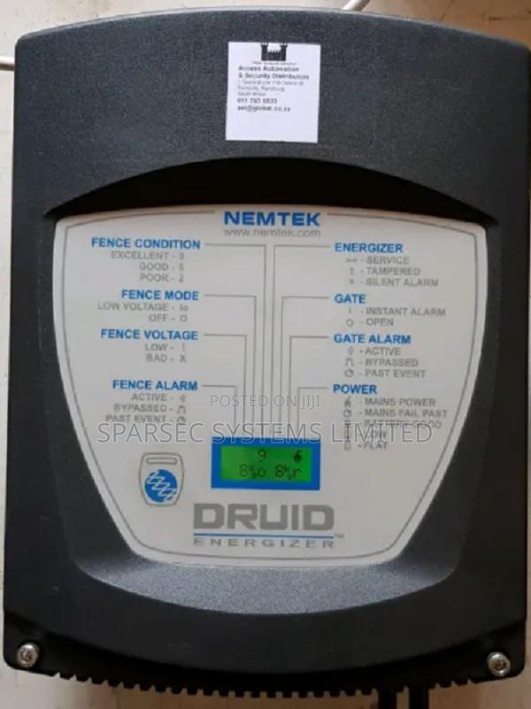 Druid 15 LCD Electric Fence Energizer 5 Joule