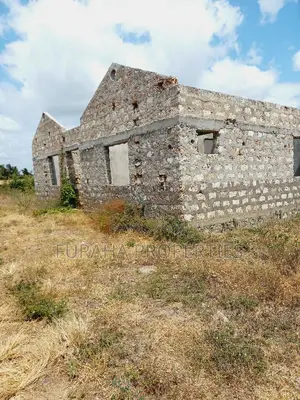8bdrm Bungalow in Kikambala for sale