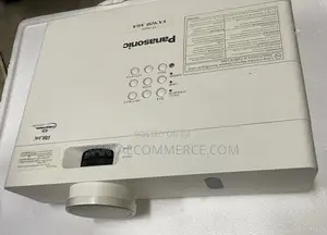 Panasonic LCD 4500 Lumens XGA 1024x768 Resolution PT-VX420