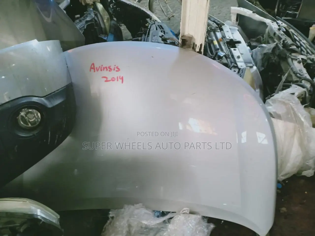 Bonnet Avensis 2013