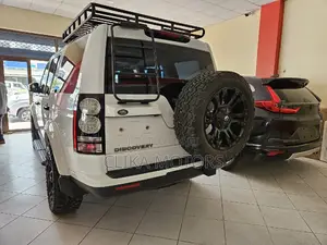 Land Rover Discovery 2016 White