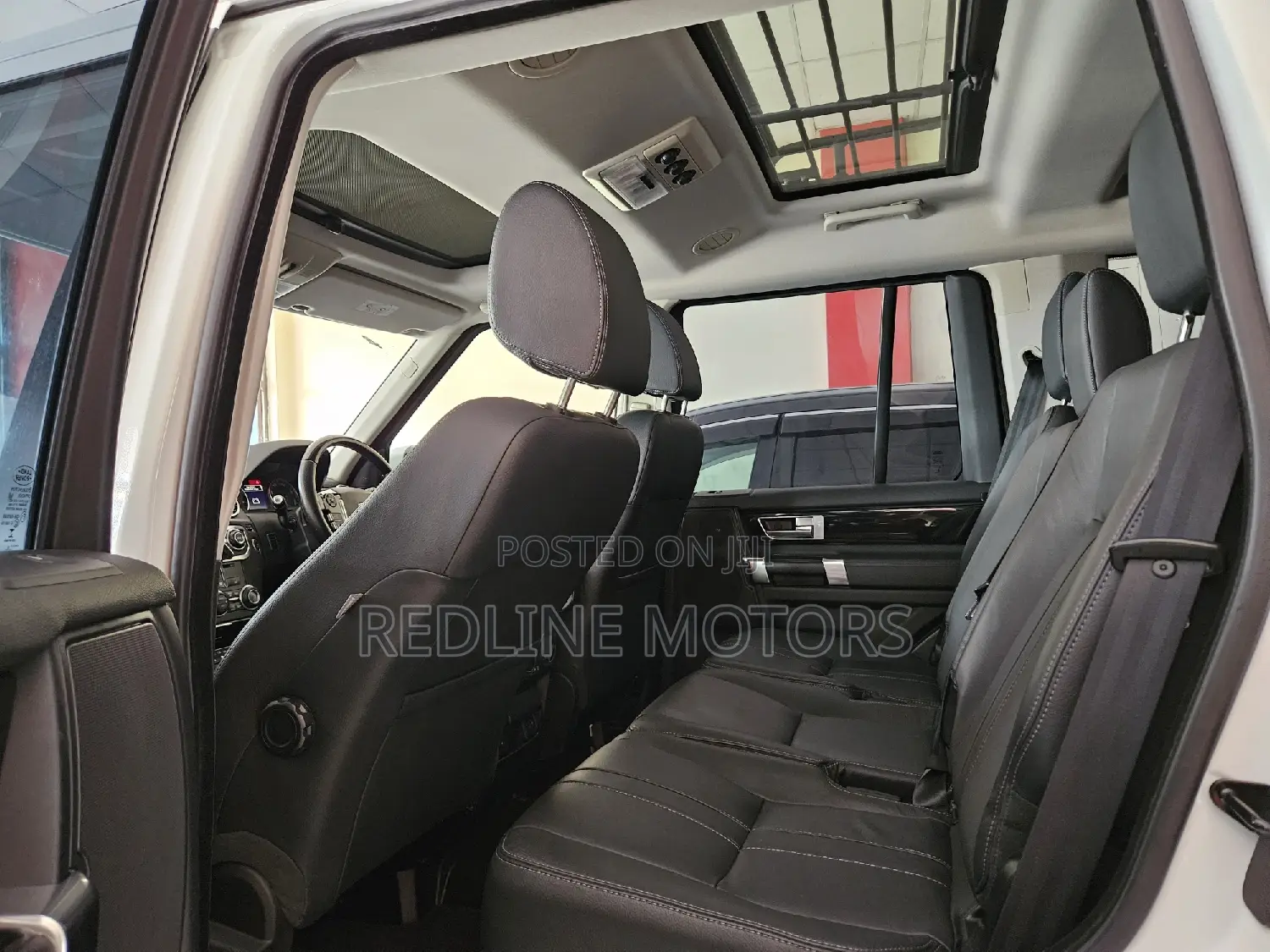 Land Rover Discovery 2016 White