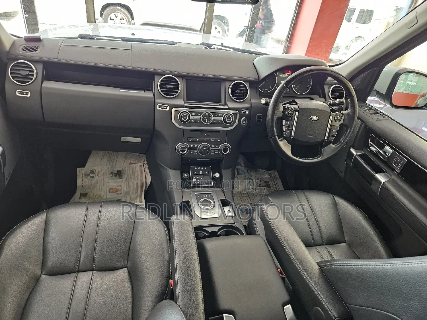 Land Rover Discovery 2016 White
