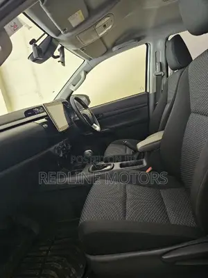 Toyota Hilux 2021 White
