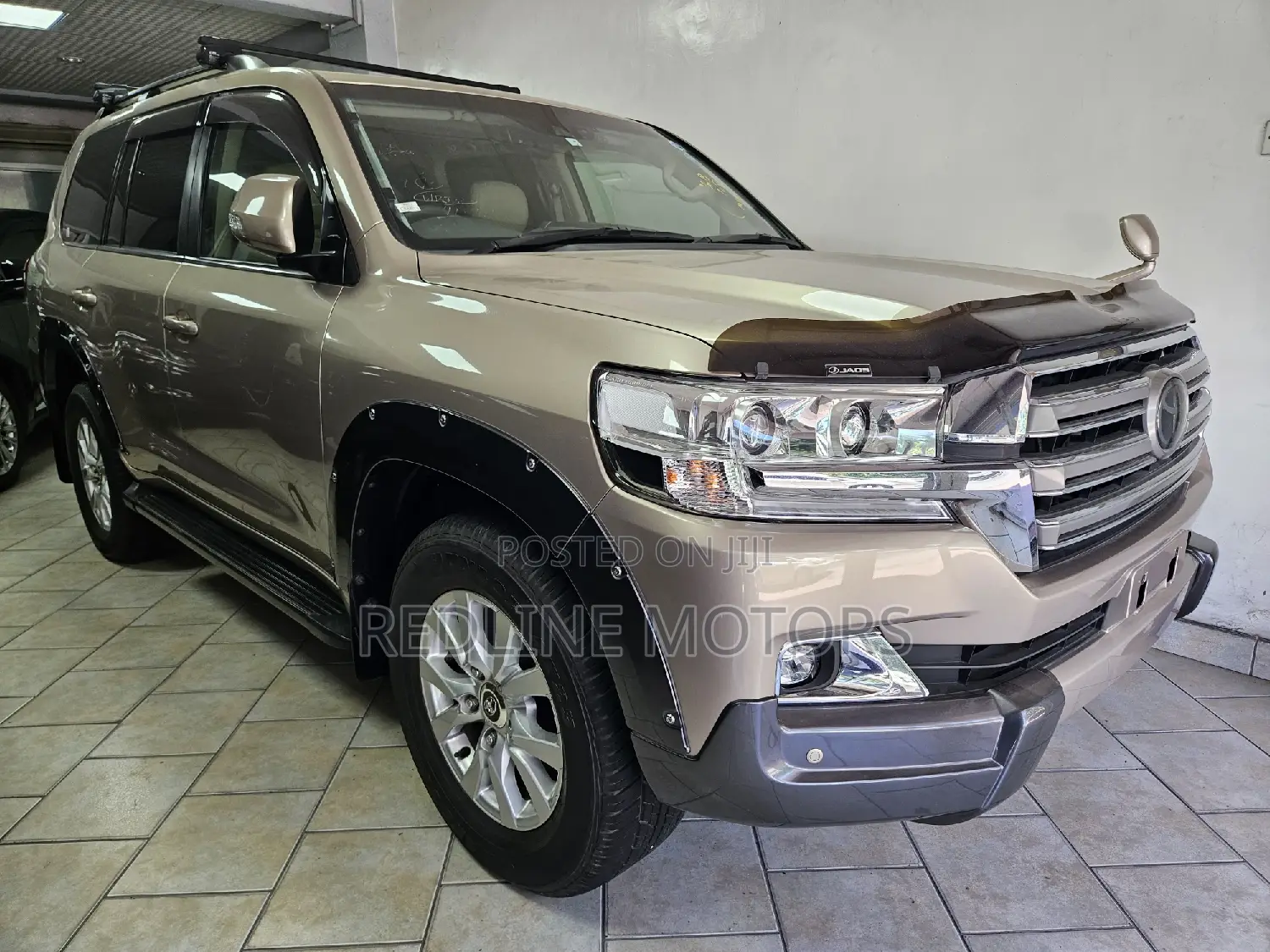 Toyota Land Cruiser 4.6 V8 AX G Selection 2019 Gold