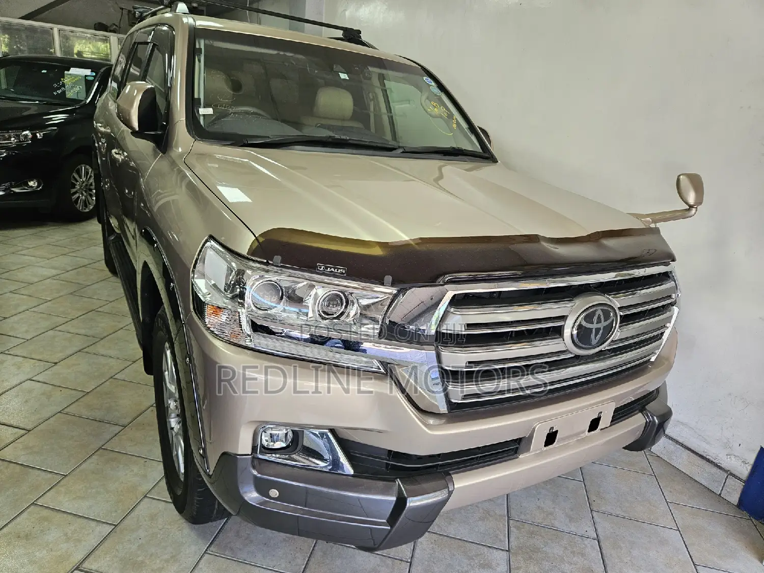 Toyota Land Cruiser 4.6 V8 AX G Selection 2019 Gold