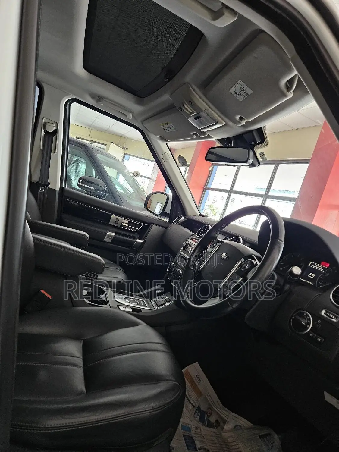 Land Rover Discovery 2016 White