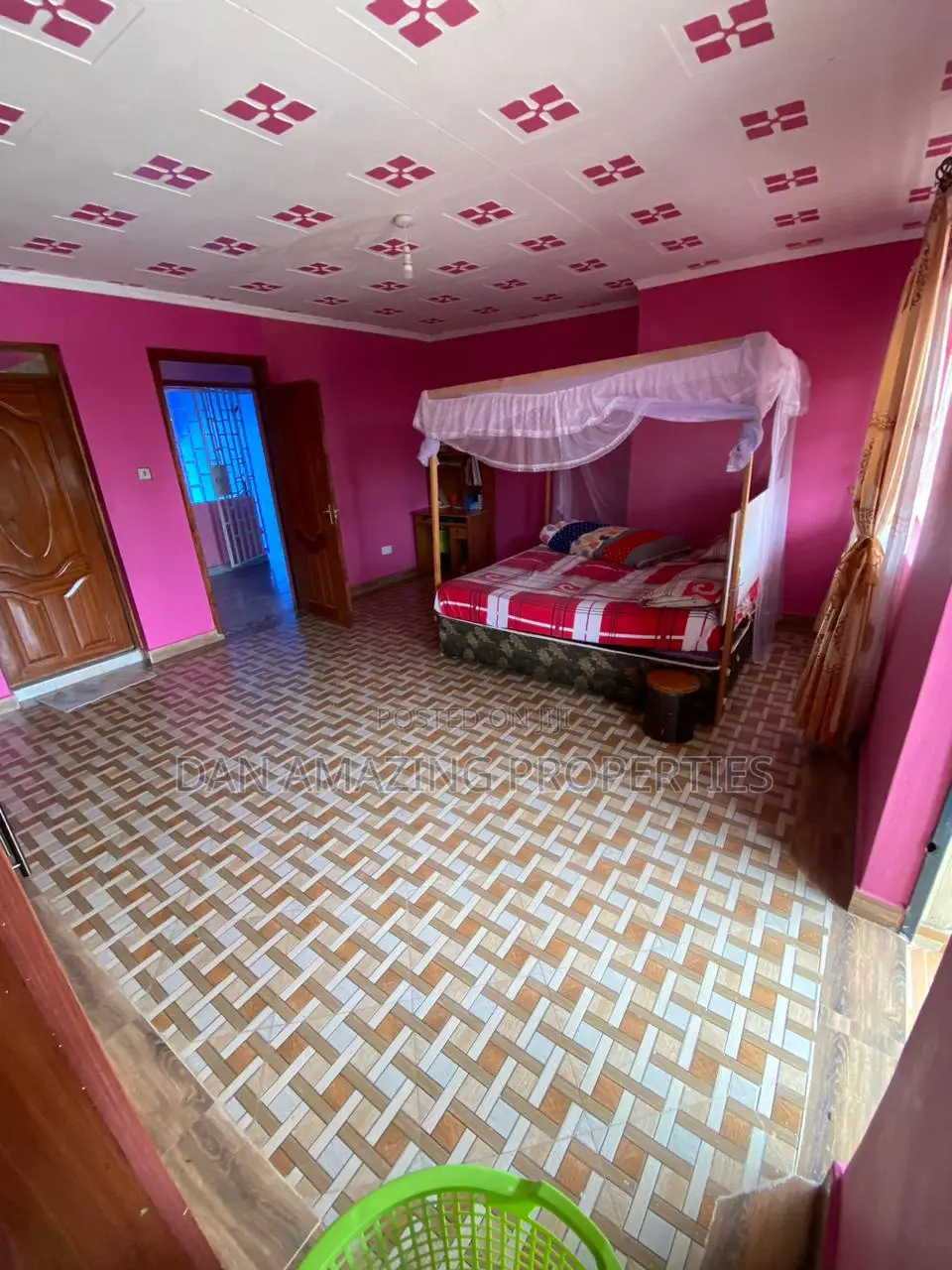 5bdrm Maisonette in Muigai 800Mts, Kitengela for sale