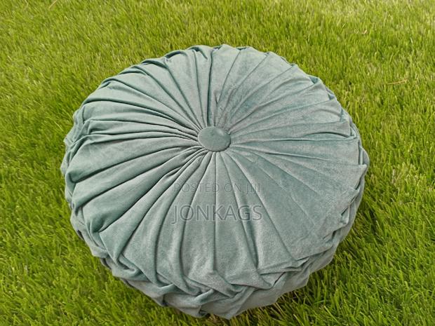 European Style Round Solid Cushion - thumbnail 3