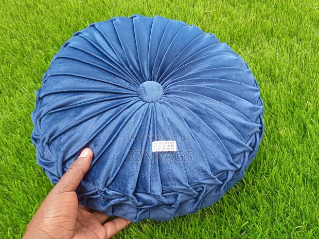Velvet Circular Sofa Cushion - thumbnail 2