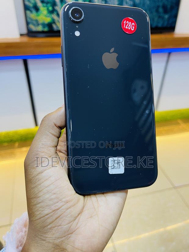 Apple iPhone XR 128 GB Black - main view