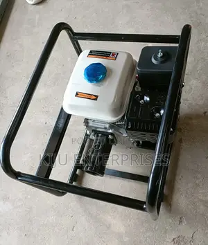Honda Poker Vibrator Machine Available With Petrol Engine