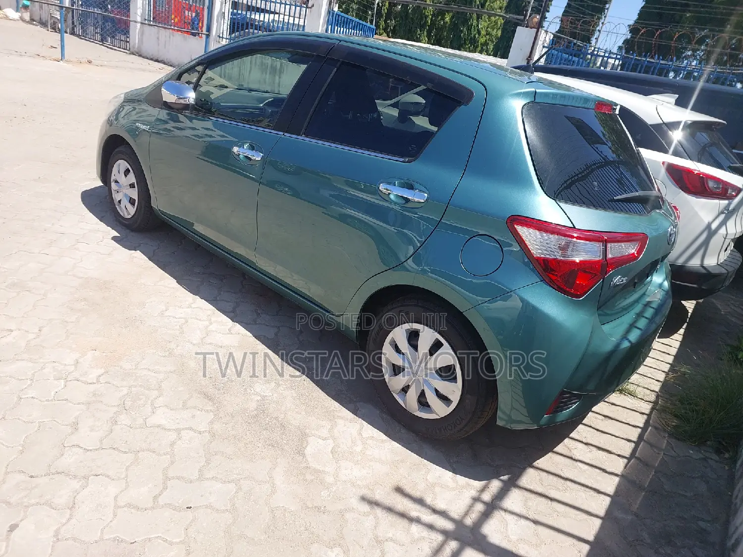 Toyota Vitz 1.5 FWD Hybrid 5dr 2019 Green