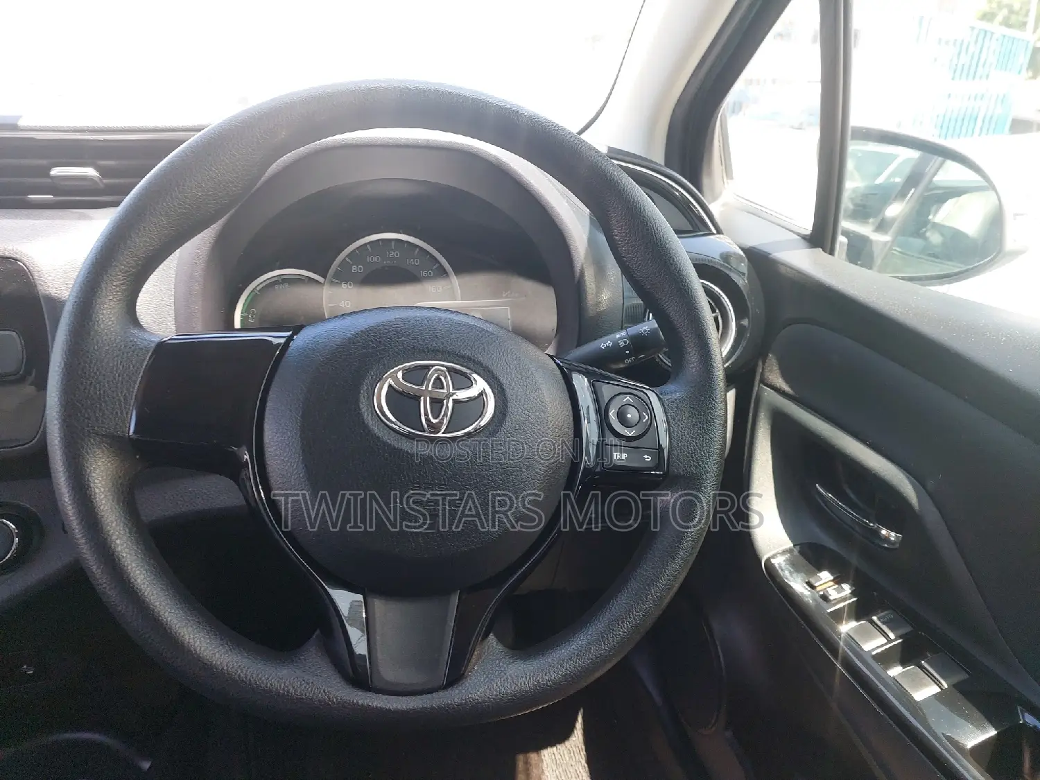 Toyota Vitz 1.5 FWD Hybrid 5dr 2019 Green