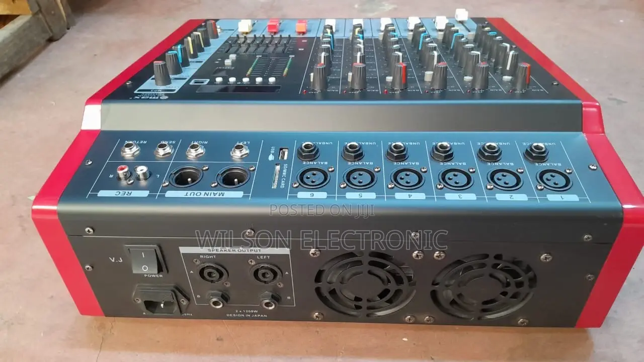Max PMX808DU. 8 Channel Powered Mixer
