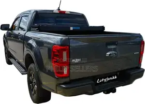 Hard Tri-Fold Truck Bed Tonneau Cover Compatible With 2019-2