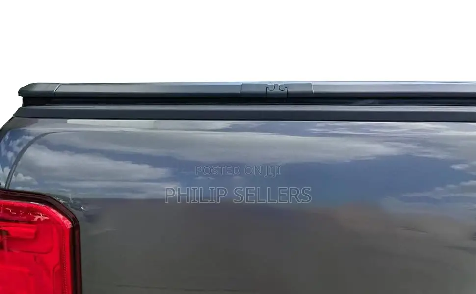 Hard Tri-Fold Truck Bed Tonneau Cover Compatible