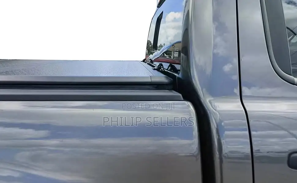 Hard Tri-Fold Truck Bed Tonneau Cover Compatible