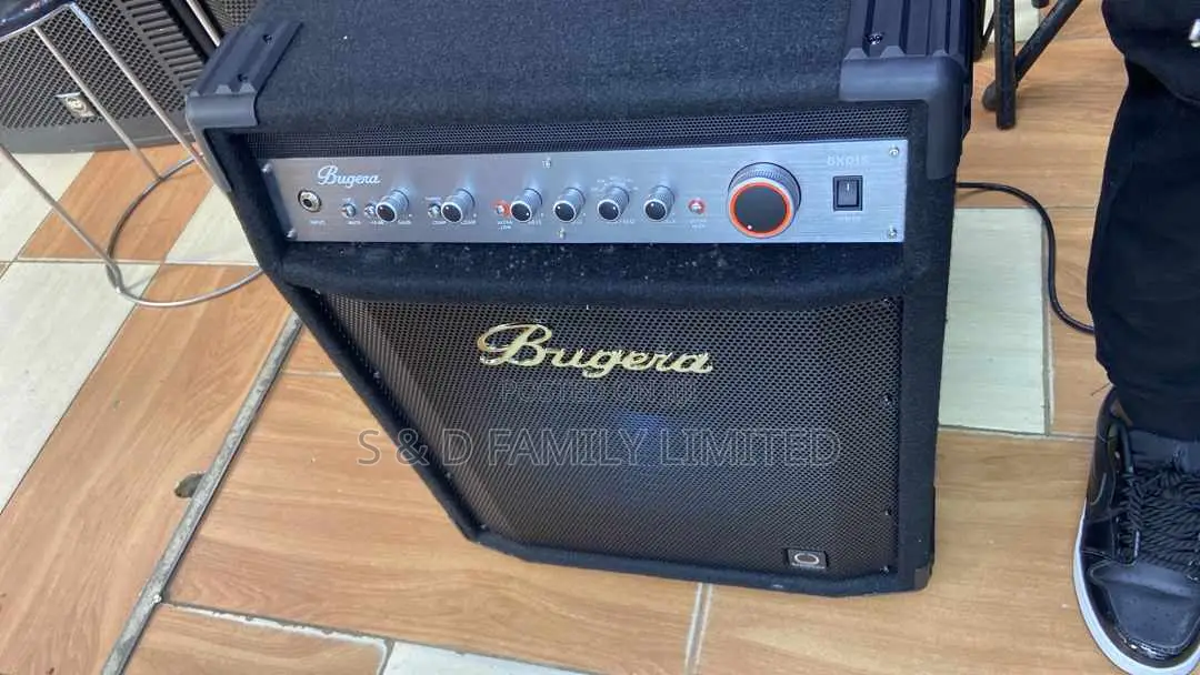 Behringer BXD15A Bugera Bass Combo